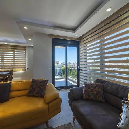 Lovely Duplex Flat Near Beach In Muratpasa *