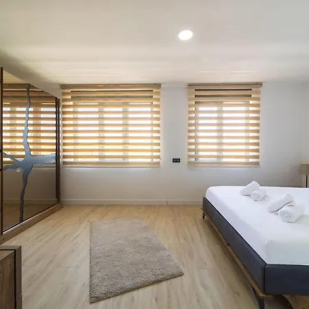 Lovely Duplex Flat Near Beach In Muratpasa אנטליה