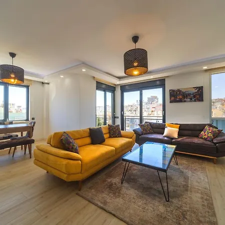 Lovely Duplex Flat Near Beach In Muratpasa דירה *
