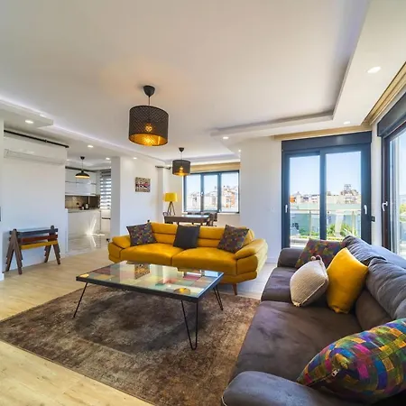 דירה Lovely Duplex Flat Near Beach In Muratpasa אנטליה